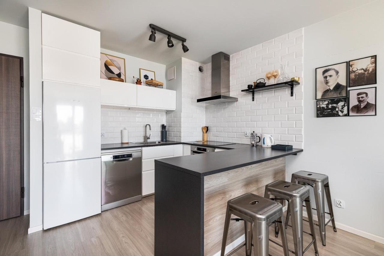 ורשה Owsiana 9 - Modern Designed Apartment With Balcony By Noclegi Renters מראה חיצוני תמונה