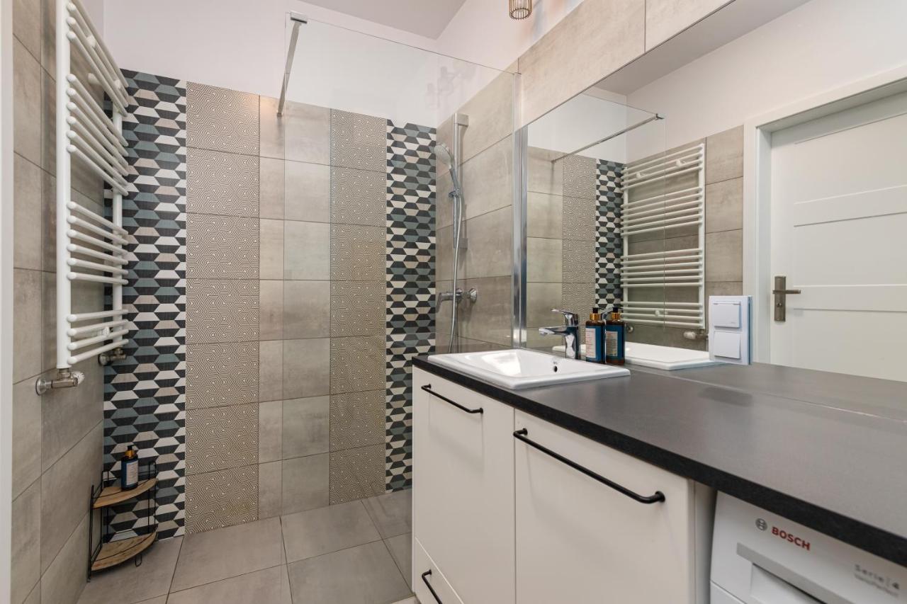 ורשה Owsiana 9 - Modern Designed Apartment With Balcony By Noclegi Renters מראה חיצוני תמונה